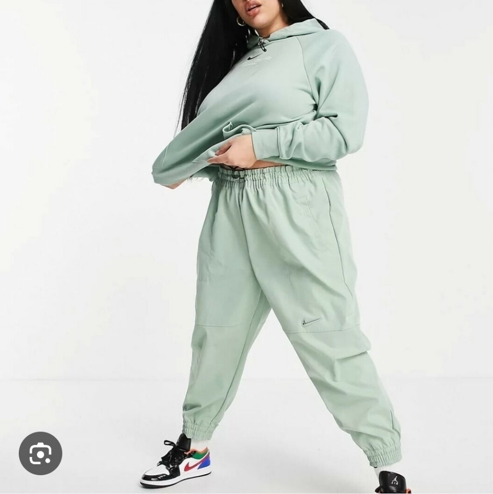 Nike sportswear swoosh steam woven pants